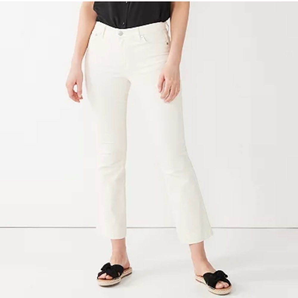 NWT Women's Nine West Delancey High-
Waisted Kick Flare Jeans Size 8